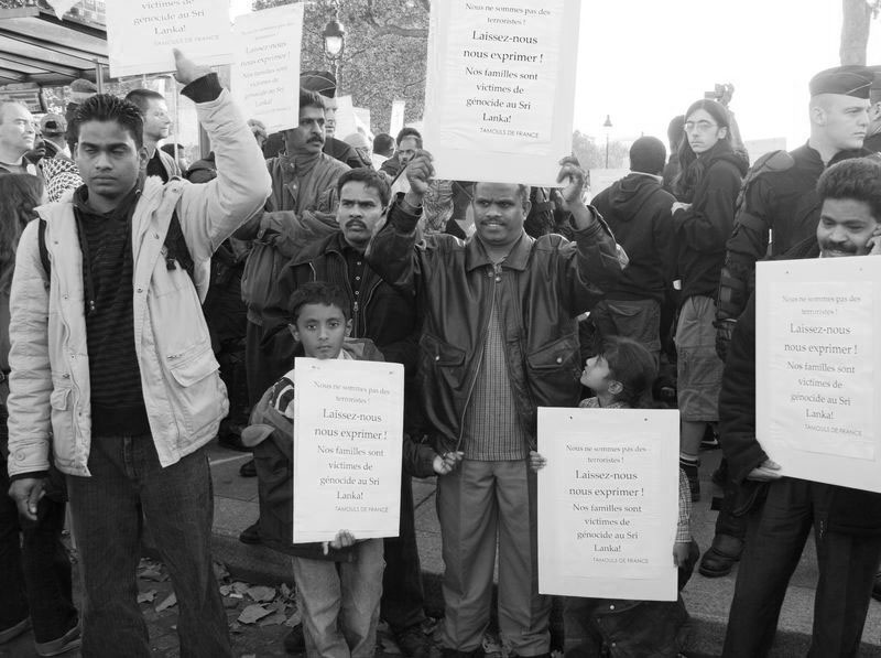 tamouls manifestants place de la bastille (19 octobre 2008)