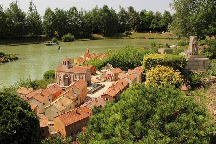 monument de la turbie village provenal 02